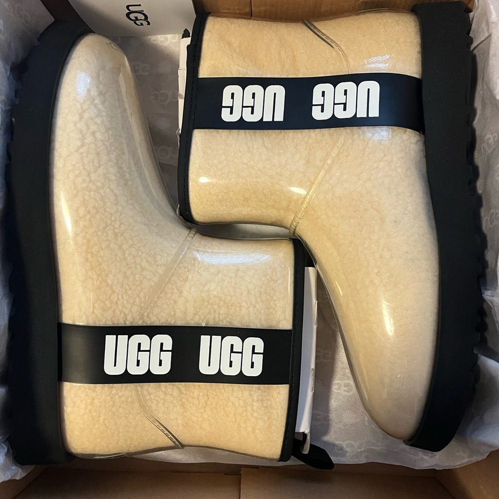 Ugg clear boot mini